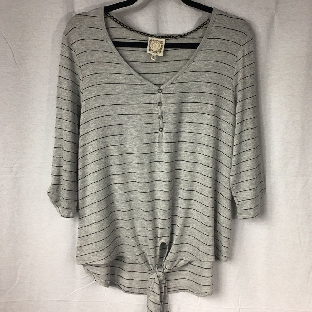 Truself gray striped Medium short sleeved teeshirt